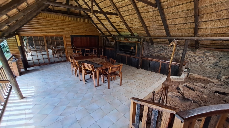 5 Bedroom Property for Sale in Fichardt Park Free State